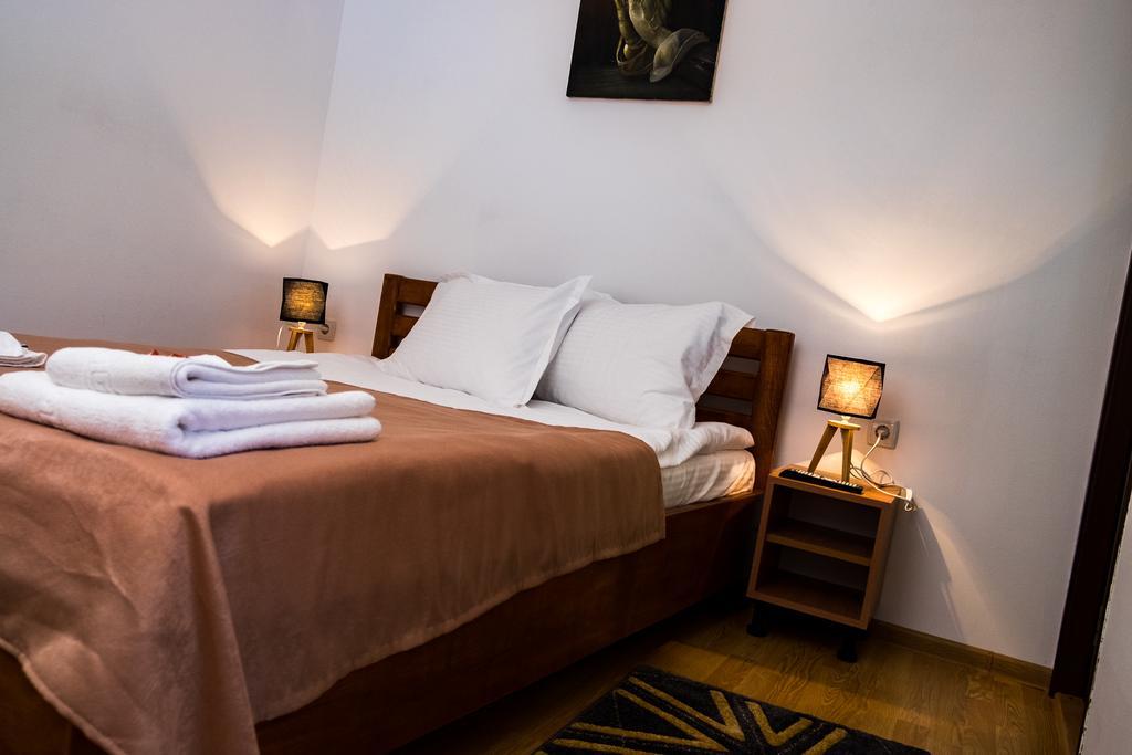 ホテル Casa Arbo Călimăneşti エクステリア 写真