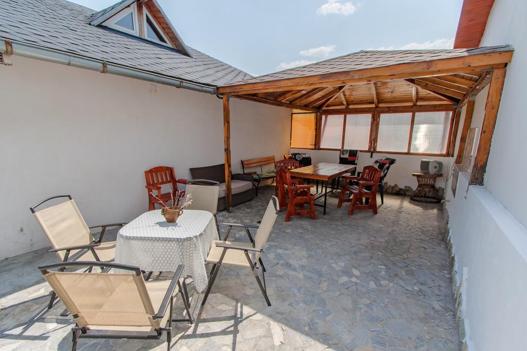 ホテル Casa Arbo Călimăneşti エクステリア 写真