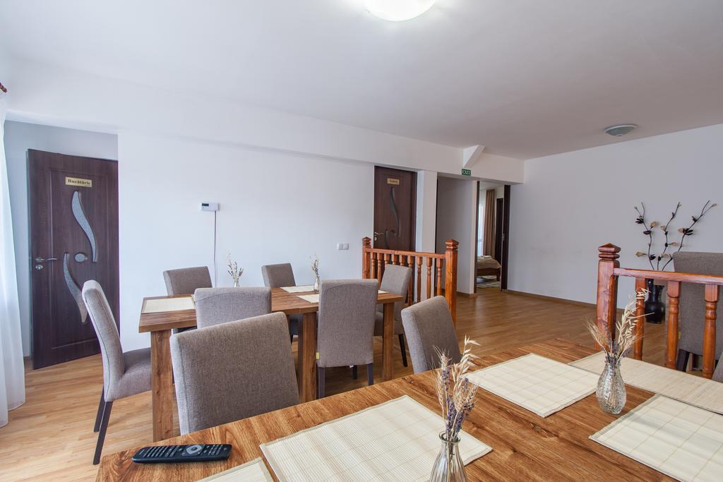 ホテル Casa Arbo Călimăneşti エクステリア 写真