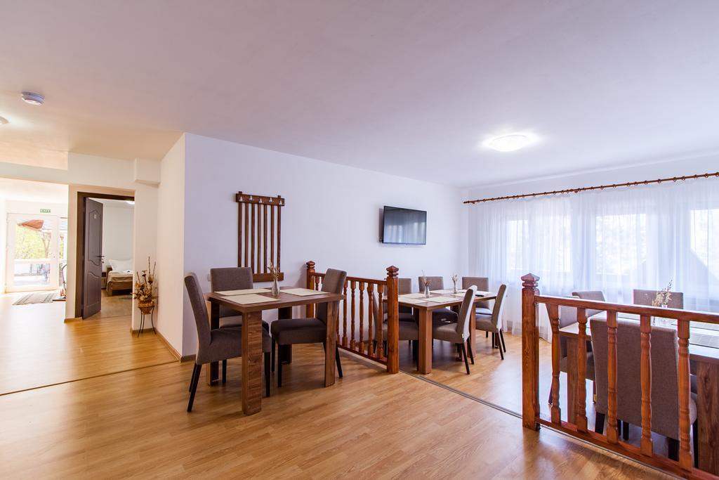 ホテル Casa Arbo Călimăneşti エクステリア 写真