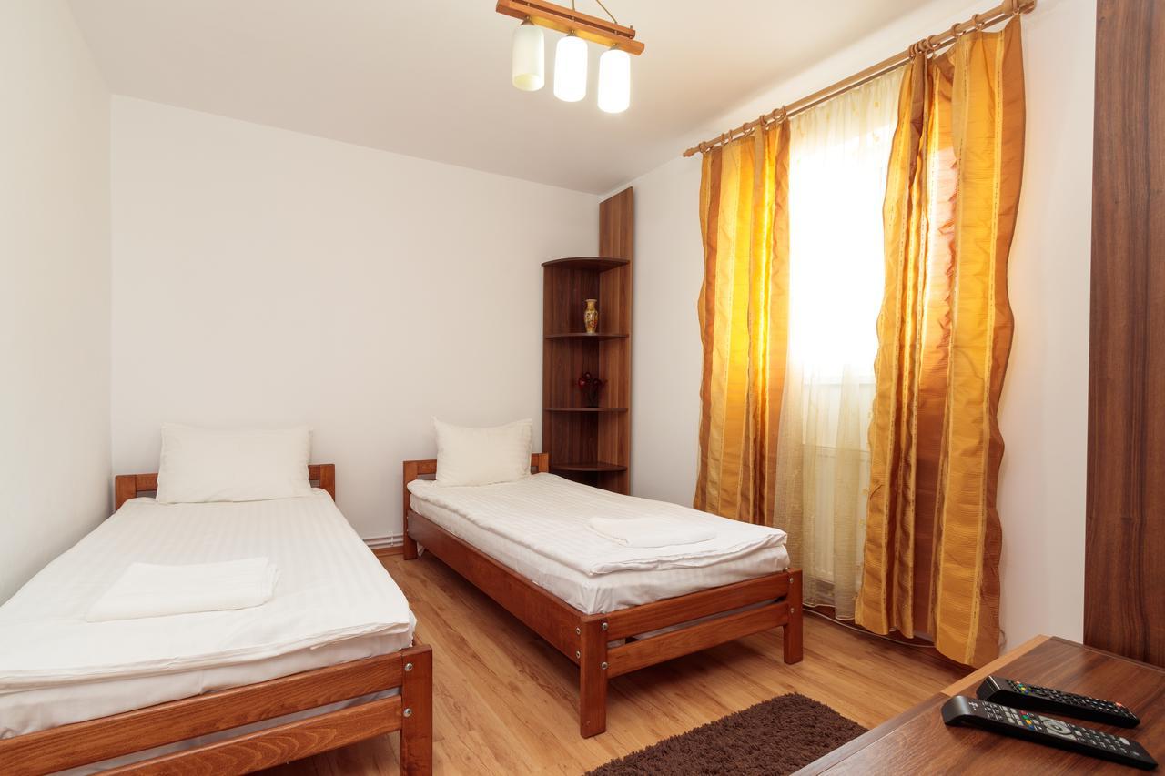 ホテル Casa Arbo Călimăneşti エクステリア 写真